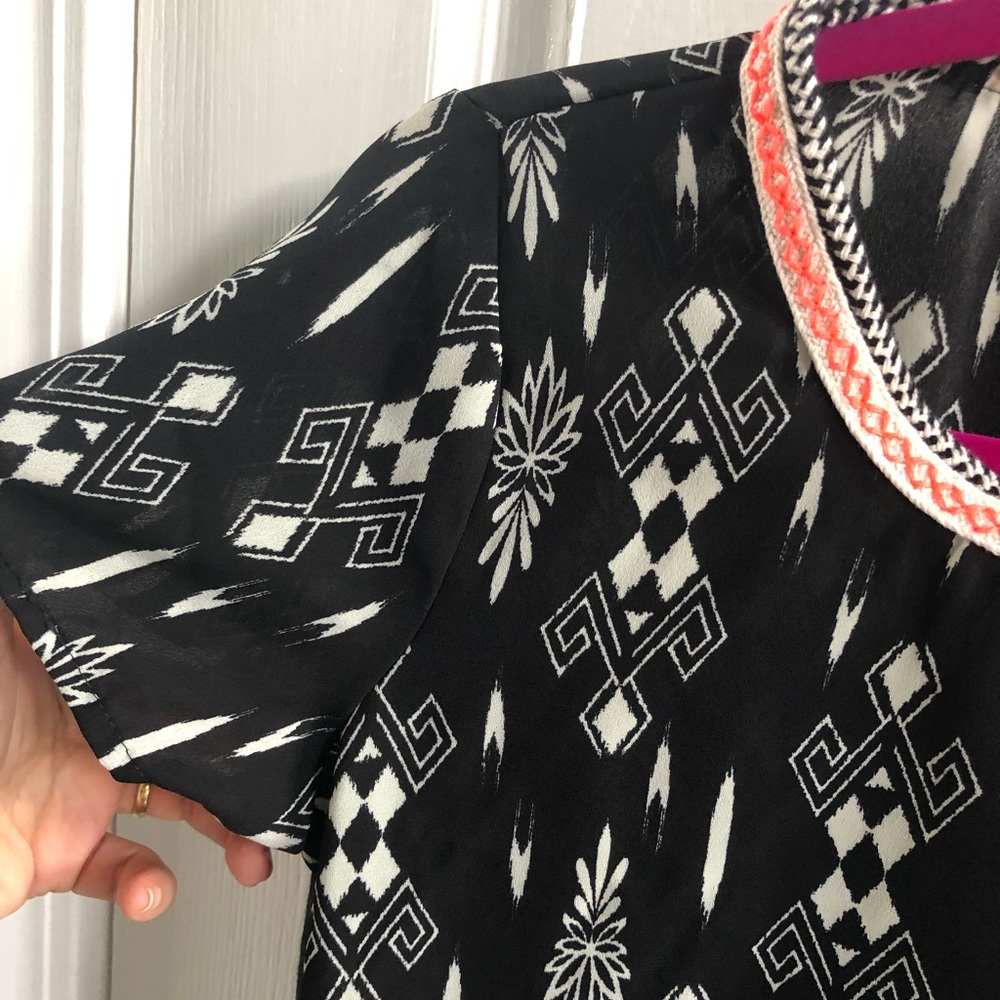 Cute blouse - Picture 4 of 6